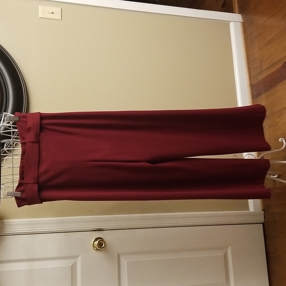Fabulous Versona cranberry pants - Picture 5 of 9